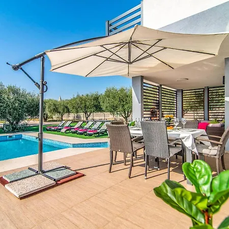 Tammy By Willa Vodnjan